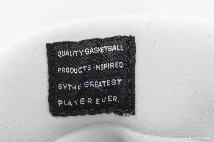 Blue Air Low Snakeskin 11 Jordan CD6846-102 0107